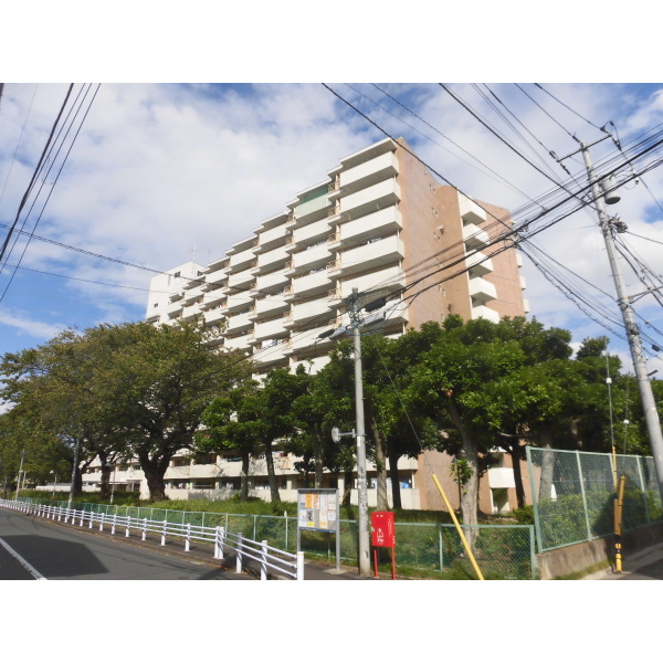 上高田四丁目団地1号棟