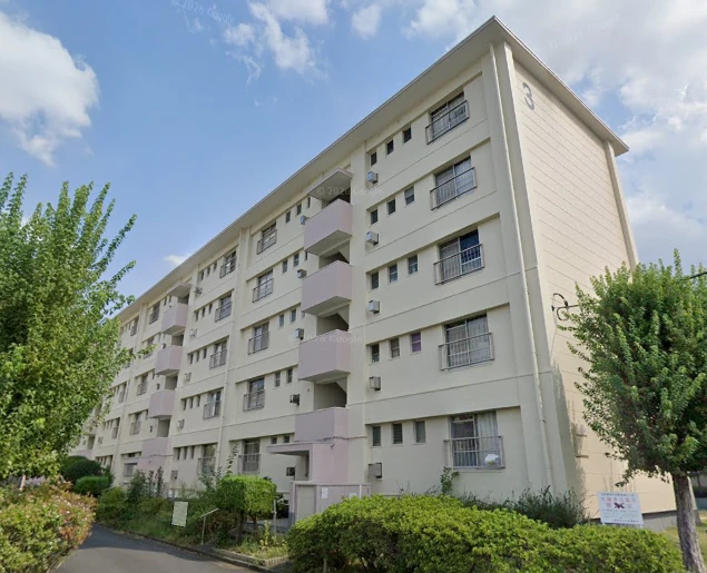 八潮伊草団地10号棟