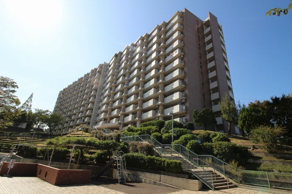 上高田四丁目団地1号棟