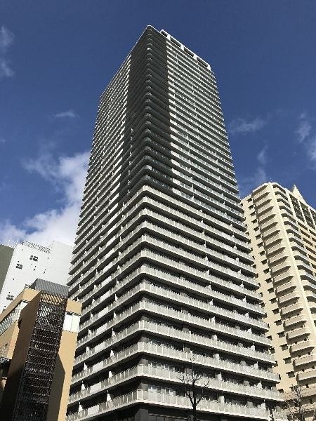 ルネッサなんばタワー
