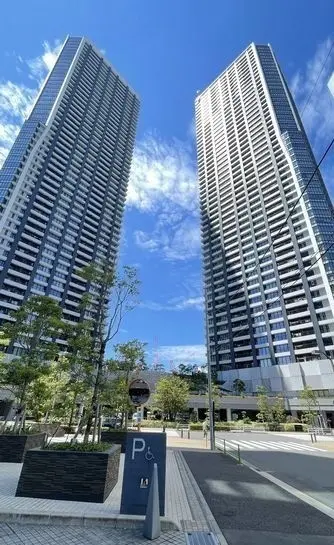 ドゥトゥール　イースト