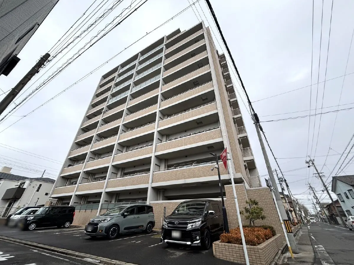 ファミリアーレ日比野