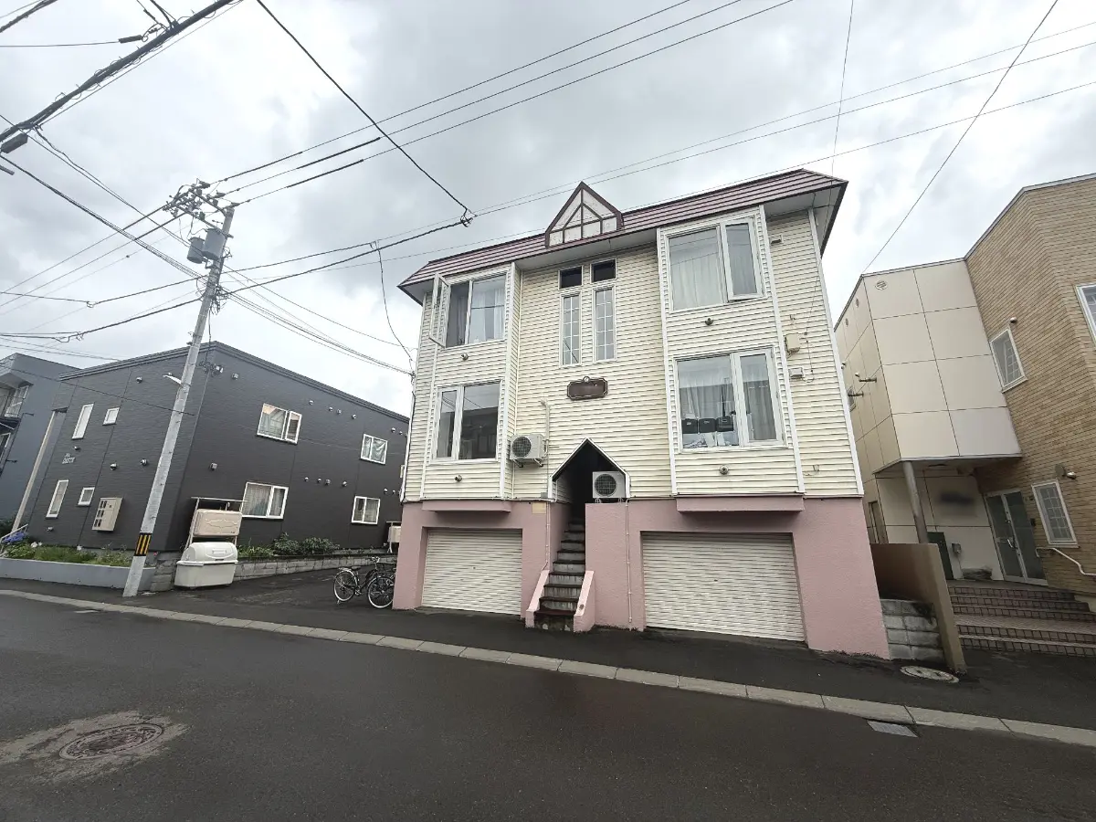 豊平区平岸2条3丁目一棟アパート