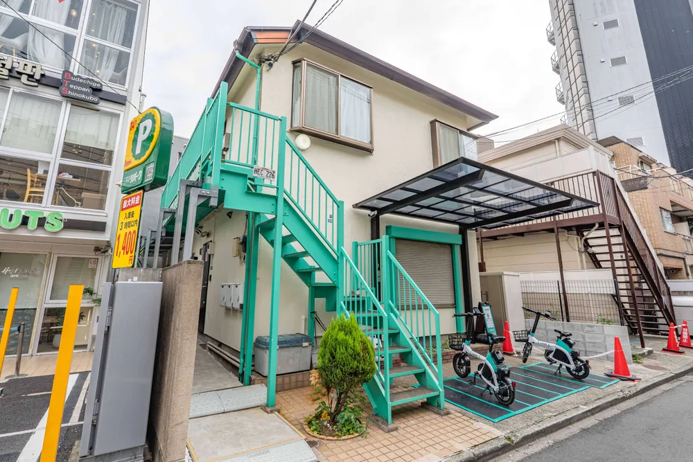 1094718：新宿区百人町2丁目一棟：43800万円